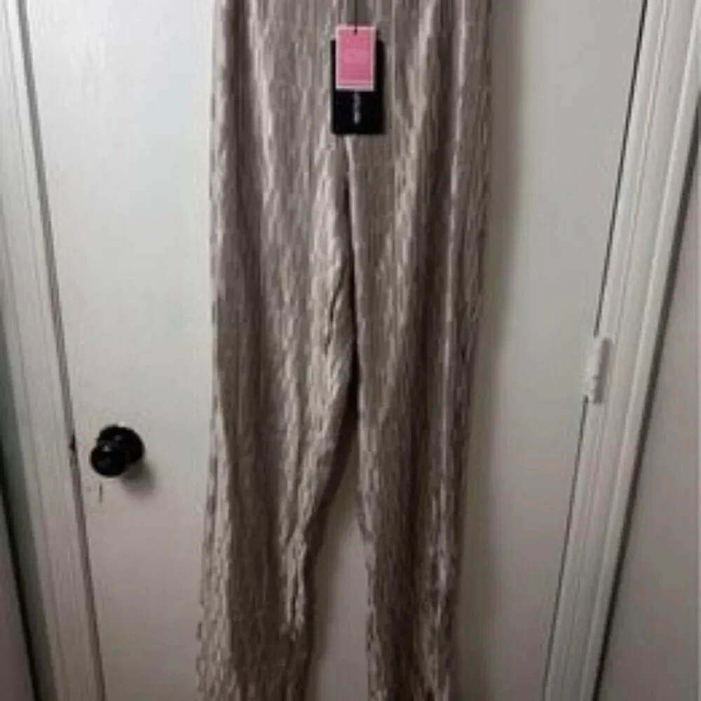 Pretty Little Thing Oatmeal shimmer Plisse Wide Leg Trousers size 2 #1033 - Picture 4 of 8